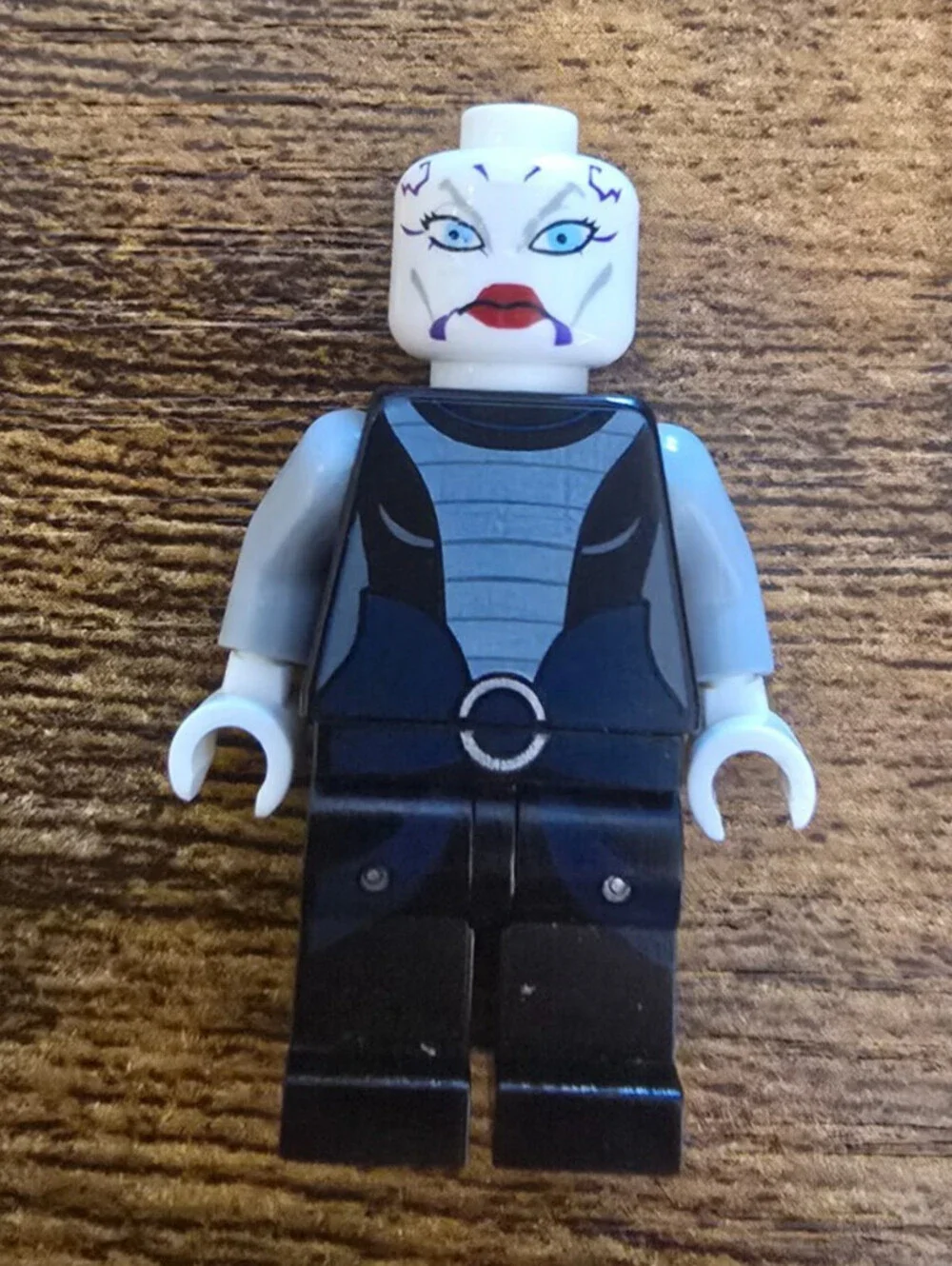 Lego Asajj Ventress 7957 Black Torso The Clone Wars Star Wars Minifigure